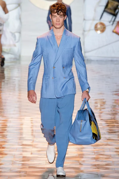 Look 27